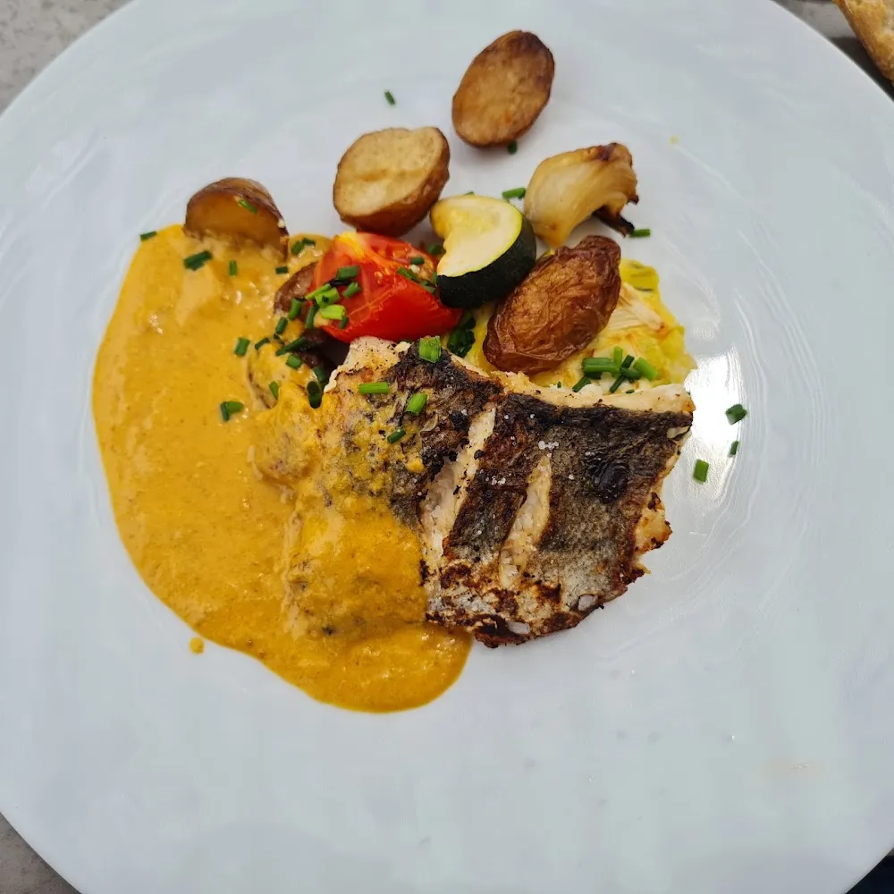 Filet de Merlu Flan de Poireaux Crème de Crustacés